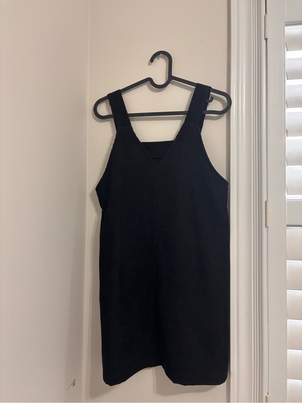 SHEIN Black Sleeveless V-Neck Midi Dress